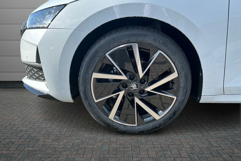 Skoda Octavia 2.0 Tdi Sportline Estate Dsg Winter Pa White #4