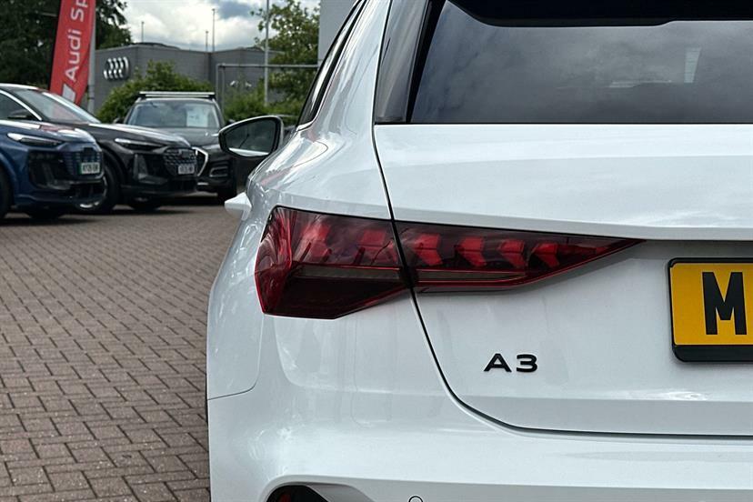 Audi A3 35 Tfsi Black Edition S Tronic  #14