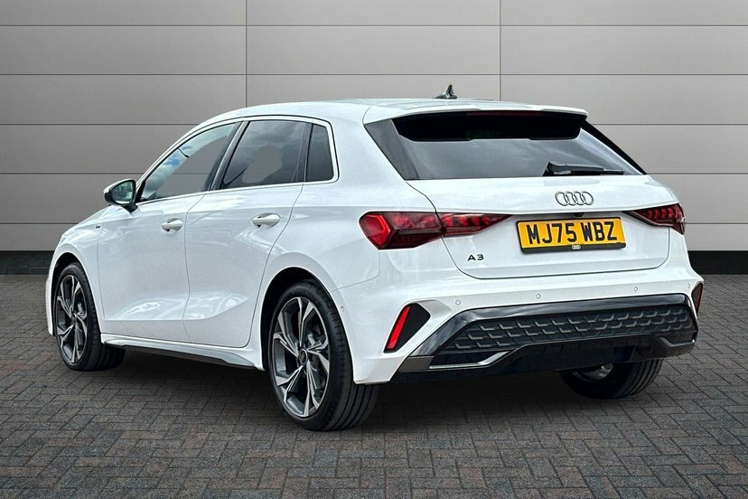 Audi A3 1.5 Tfsi S Line Sportback S Tronic 150 MJ75WBZ White #3