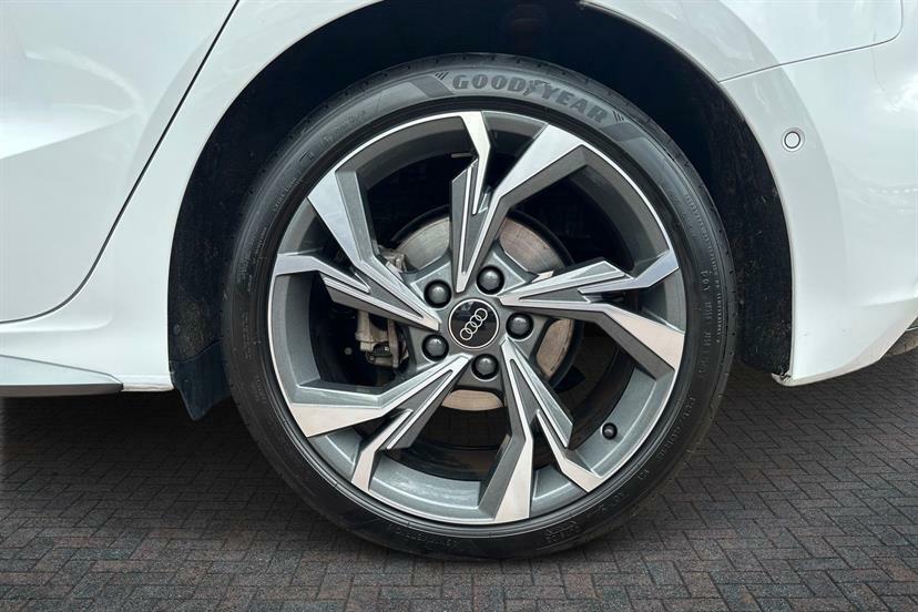 Audi A3 1.5 Tfsi 150 S Line S Tronic White #5