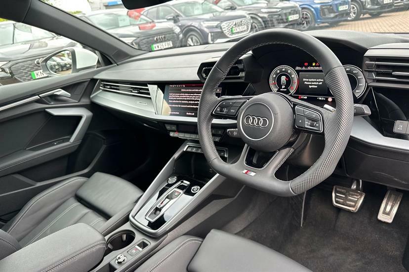 Audi A3 35 Tfsi Black Edition S Tronic  #32
