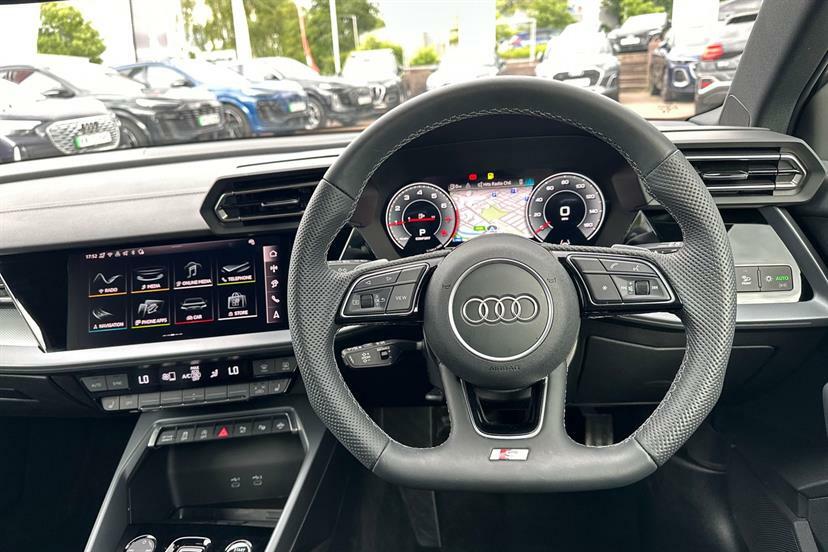 Audi A3 35 Tfsi Black Edition S Tronic  #38