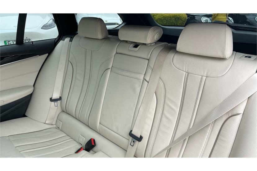 BMW 5 Series 520D M Sport Blue #10