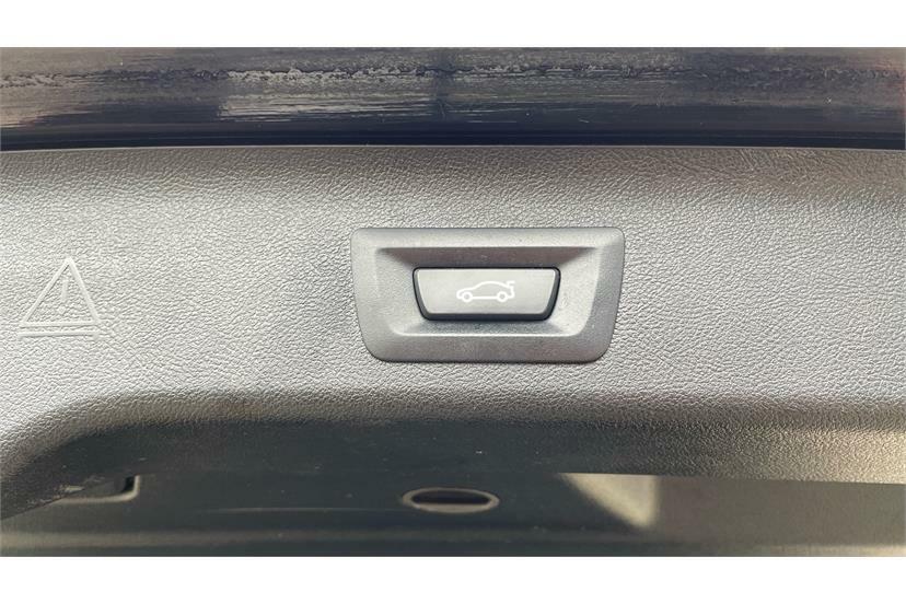 BMW 5 Series 520D M Sport Blue #24