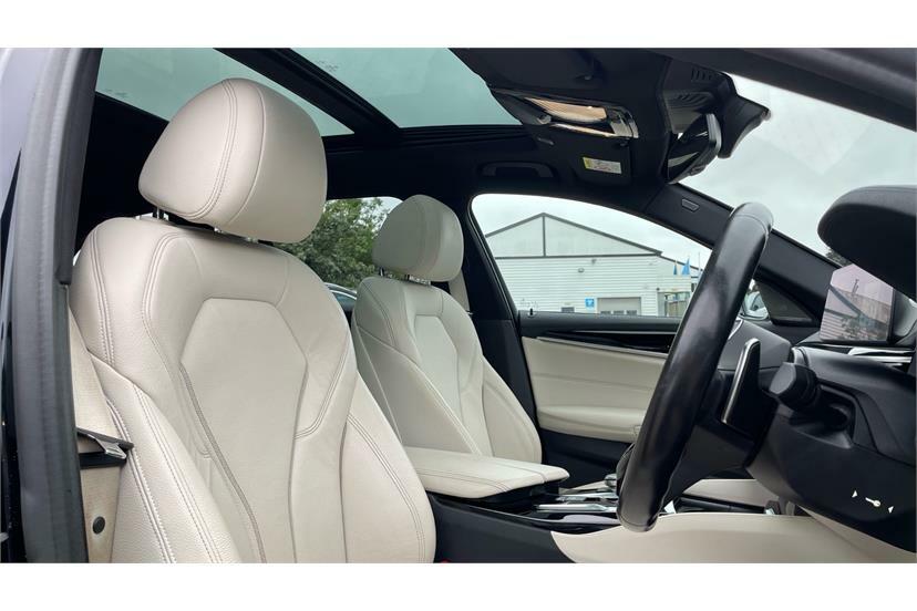 BMW 5 Series 520D M Sport Blue #9