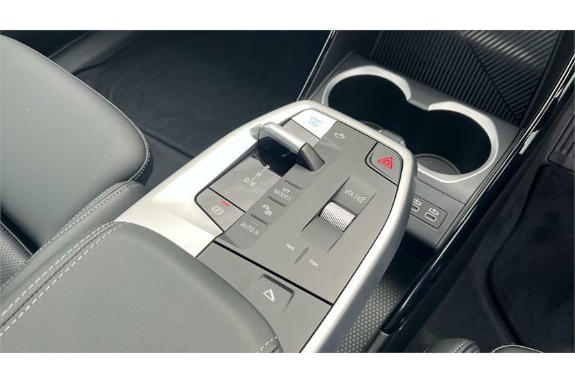 BMW iX1 150Kw Edrive20 Shadow Edition 65Kwh Black #9