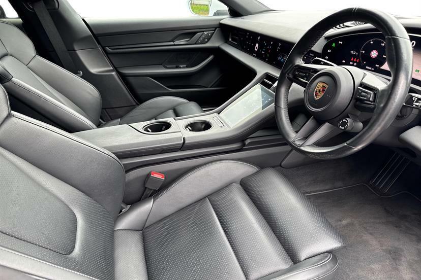 Porsche Taycan 420Kw 4S 93Kwh White #6
