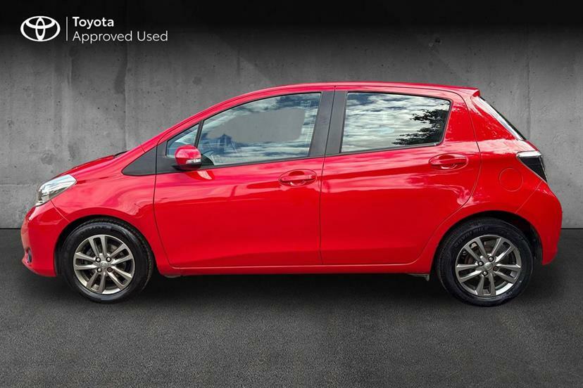 Toyota Yaris Icon 1.5Cvt Tg Red #17