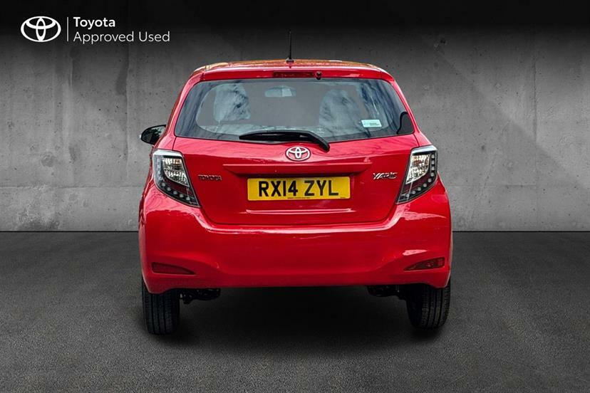 Toyota Yaris Icon 1.5Cvt Tg Red #19