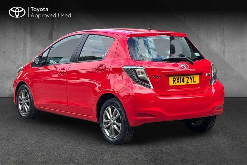 Toyota Yaris Icon 1.5Cvt Tg Red #4