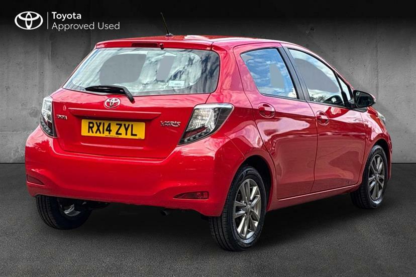 Toyota Yaris Icon 1.5Cvt Tg Red #2