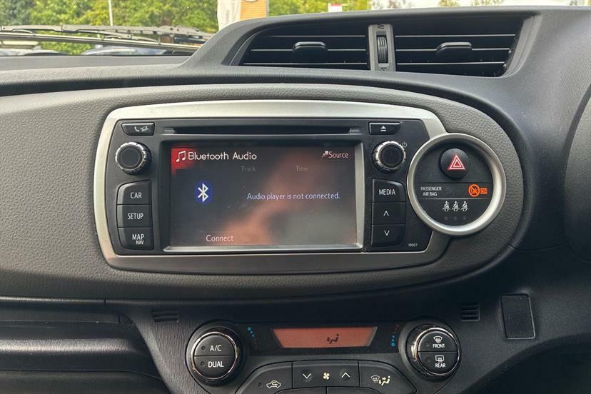 Toyota Yaris Icon 1.5Cvt Tg Red #7