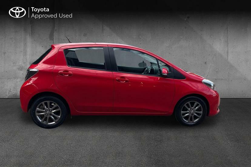 Toyota Yaris Icon 1.5Cvt Tg Red #16