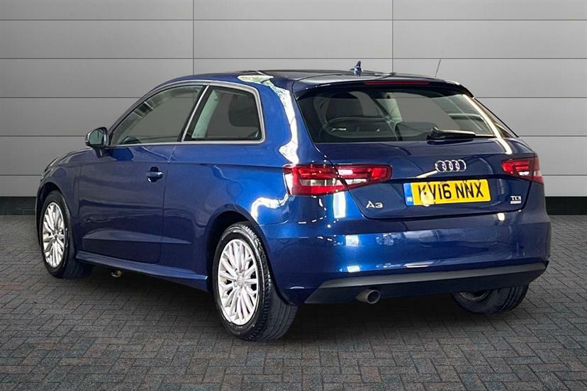 Audi A3 1.6 Tdi Ultra 110 Se Technik Blue #3
