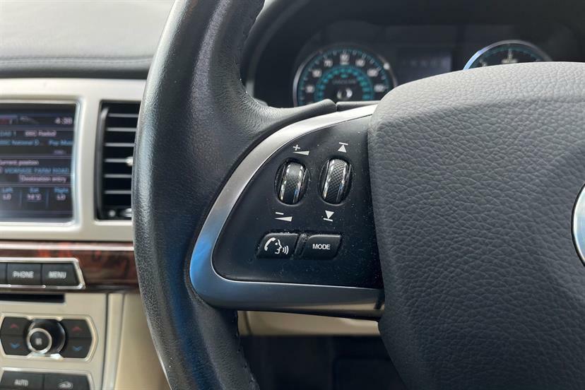Jaguar XF 2.2D Luxury Euro 5 Ss Gold #17