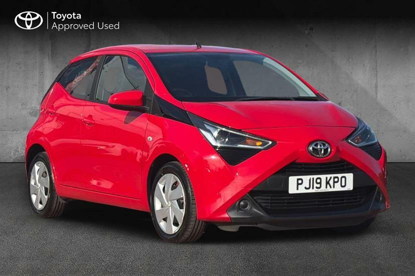 Toyota Aygo 1.0 Vvt-i X-play X-shift Red
