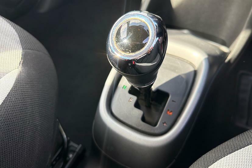 Toyota Aygo 1.0 Vvt-i X-trend X-shift Grey #24