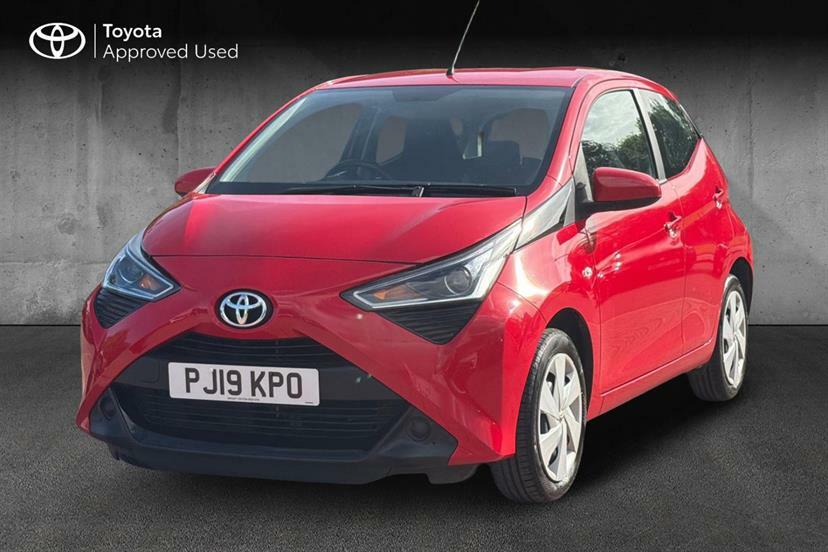 Toyota Aygo 1.0 Vvt-i X-play X-shift Red #3