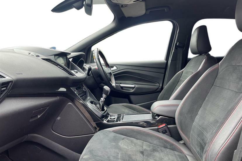 Ford Kuga 1.5 Tdci St-line 2Wd Black #2