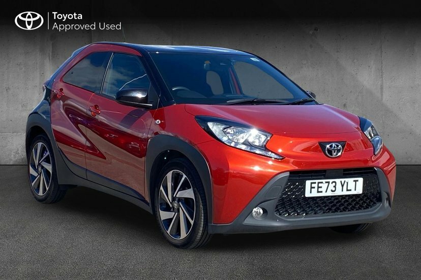 Toyota Aygo X 1.0 Vvt-i Edge Hatchback 72 Ps Red