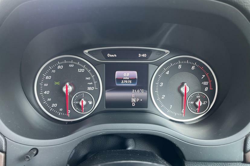 Mercedes-Benz B Class B200 Exclusive Edition Black #6
