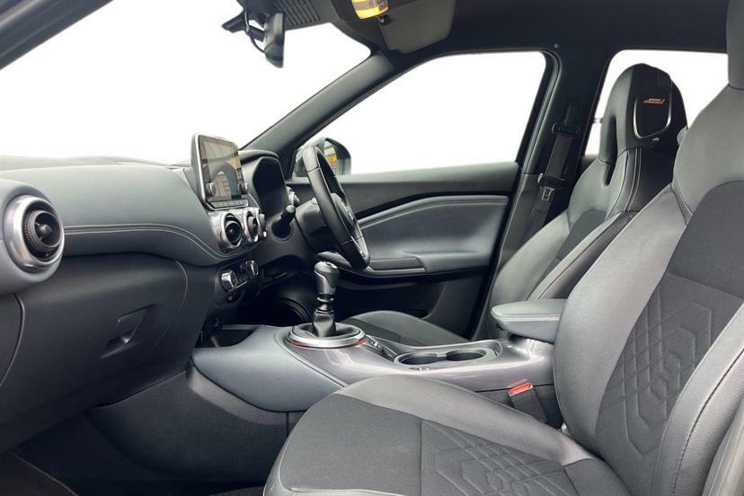Nissan Juke 1.0 Dig-t 114 Tekna Black #2