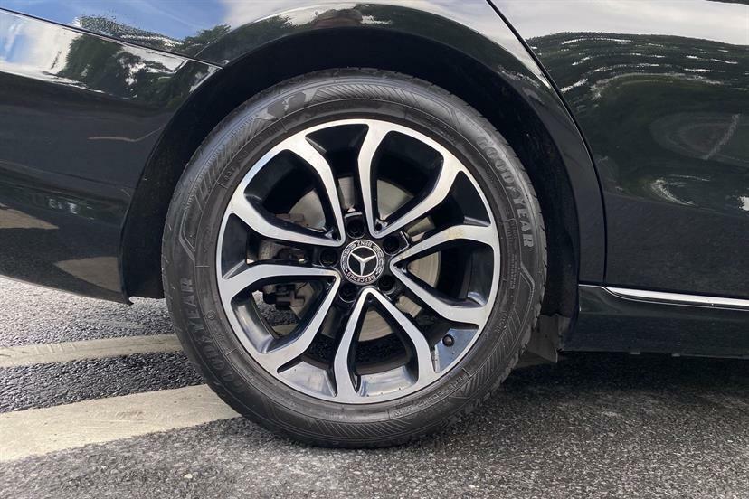 Mercedes-Benz C Class C200d Sport Black #4