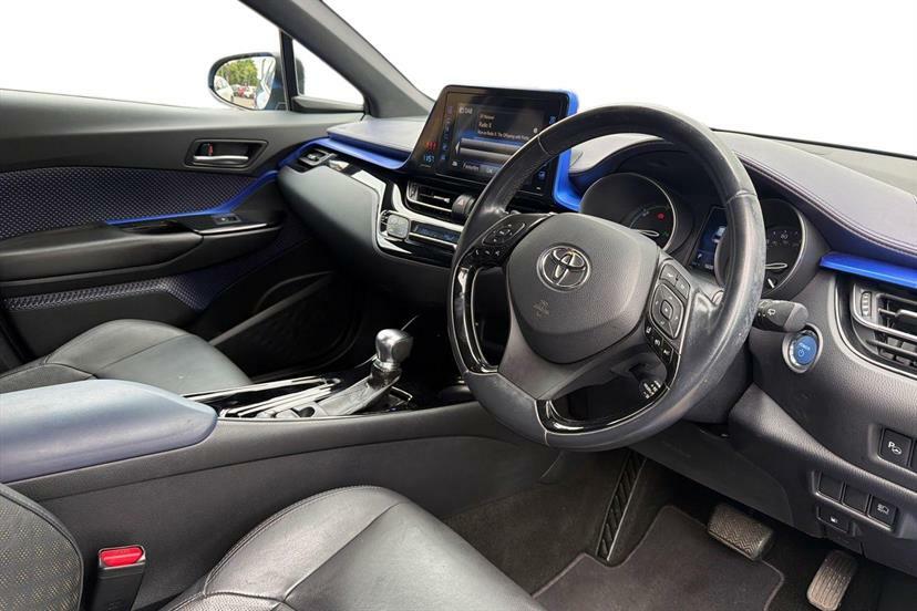 Toyota C-Hr Excel White #10