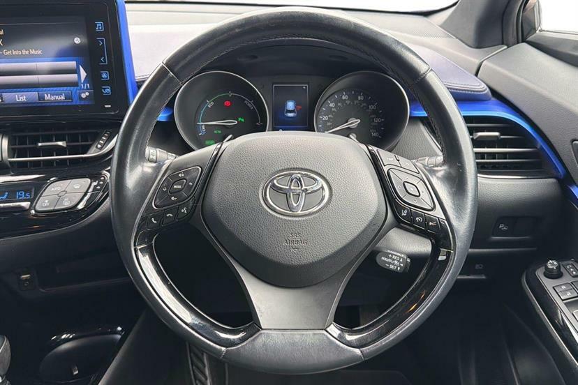 Toyota C-Hr Excel White #7