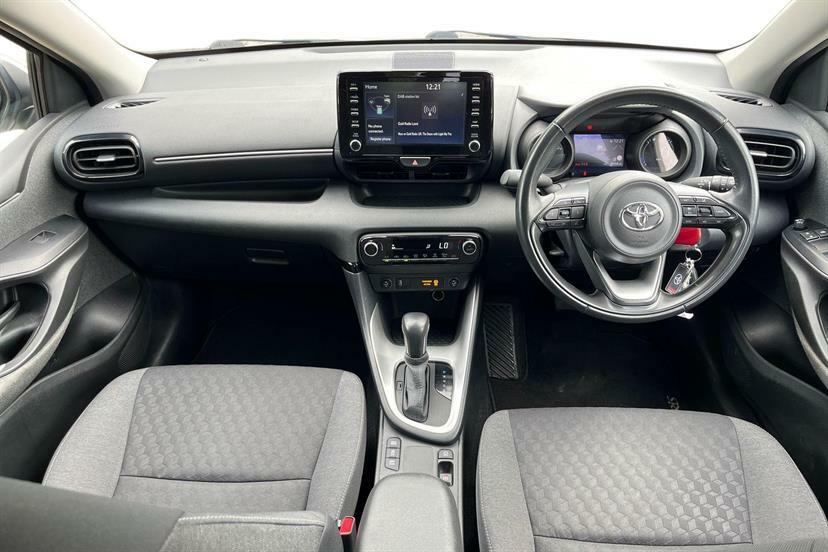 Toyota Yaris 1.5 Hybrid Design Cvt White #6