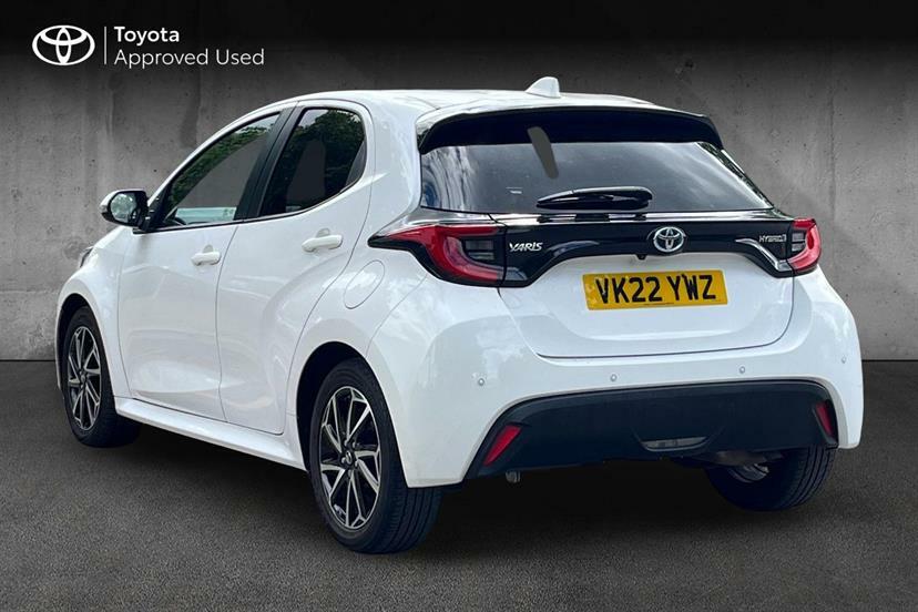 Toyota Yaris 1.5 Hybrid Design Cvt White #3