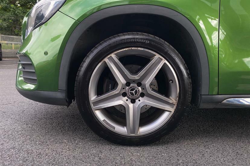 Mercedes-Benz GLA Class 220D 4Matic Amg Line Prem Plus Green #4