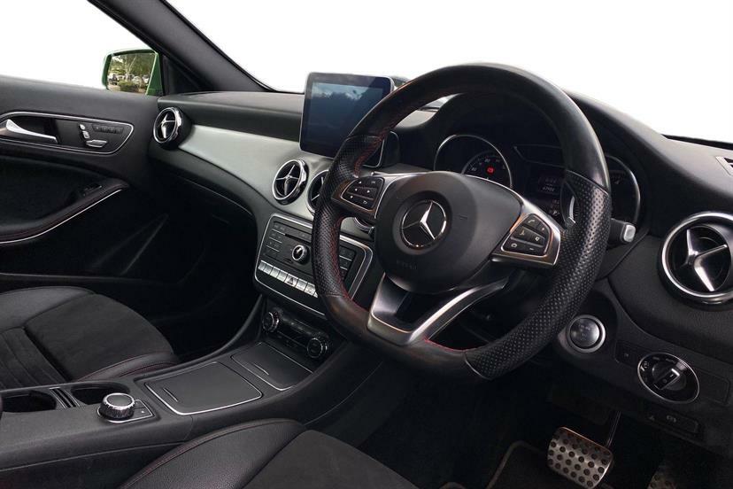 Mercedes-Benz GLA Class 220D 4Matic Amg Line Prem Plus Green #5