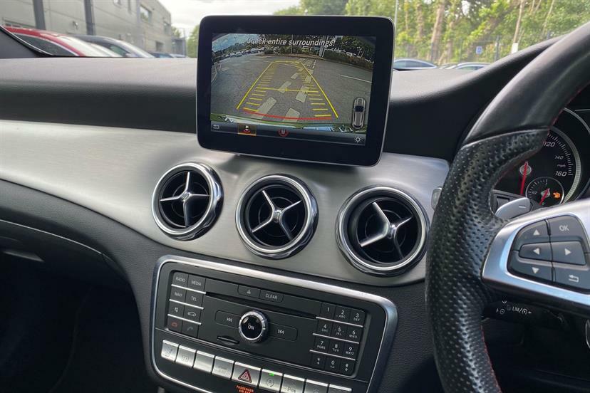 Mercedes-Benz GLA Class Gla 200D Se White #23