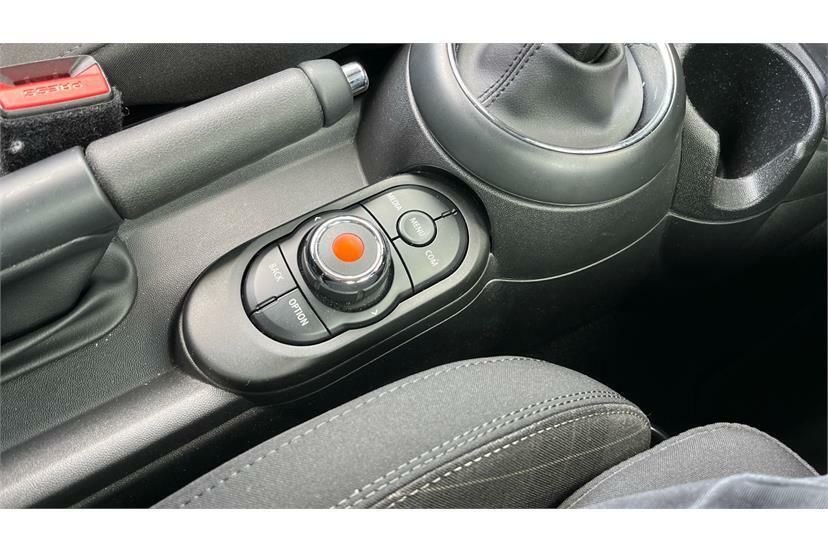 Mini Hatch 1.5 Cooper White #19