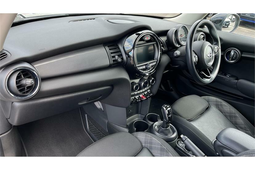 Mini Hatch 1.5 Cooper White #7