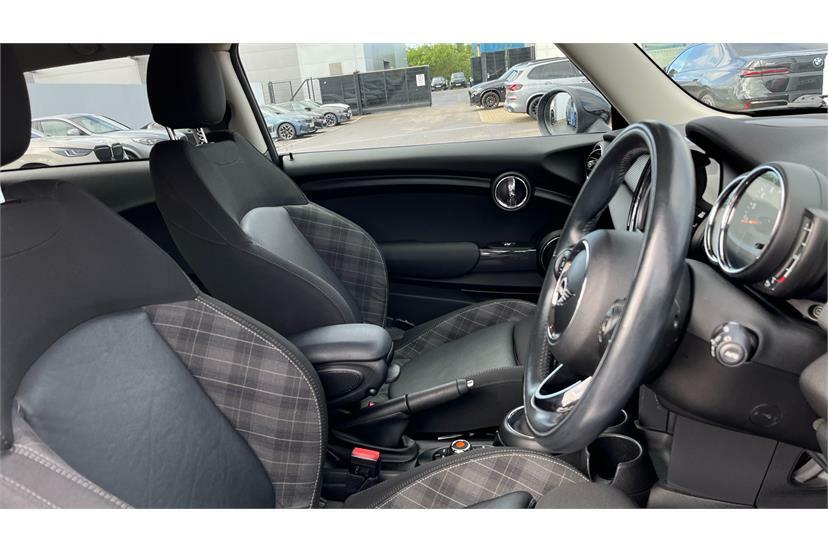 Mini Hatch 1.5 Cooper White #11
