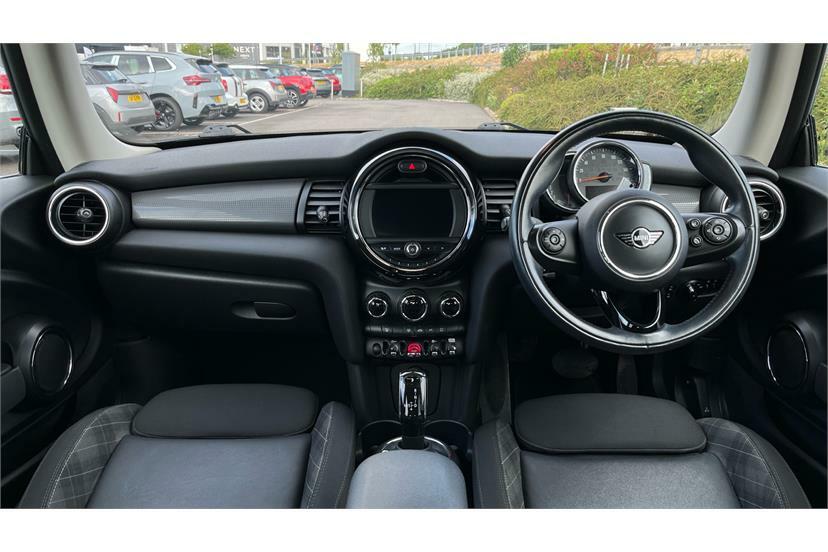 Mini Hatch 1.5 Cooper White #4