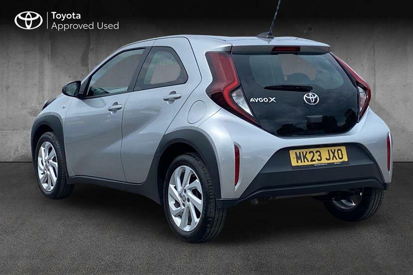 Toyota Aygo X 1.0 Vvt-i Pure Silver #4