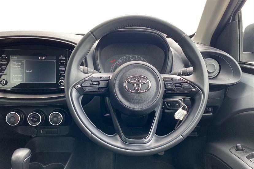 Toyota Aygo X 1.0 Vvt-i Pure Silver #6