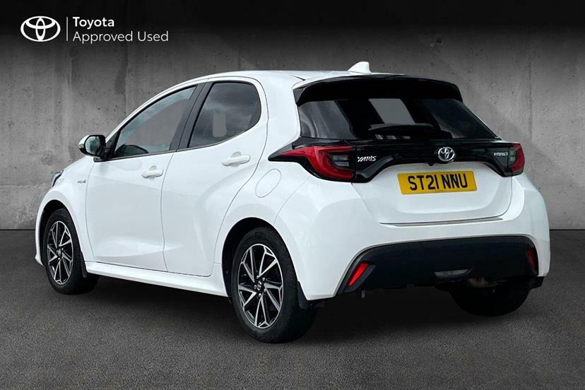 Toyota Yaris 1.5 Hybrid Design Cvt White #2