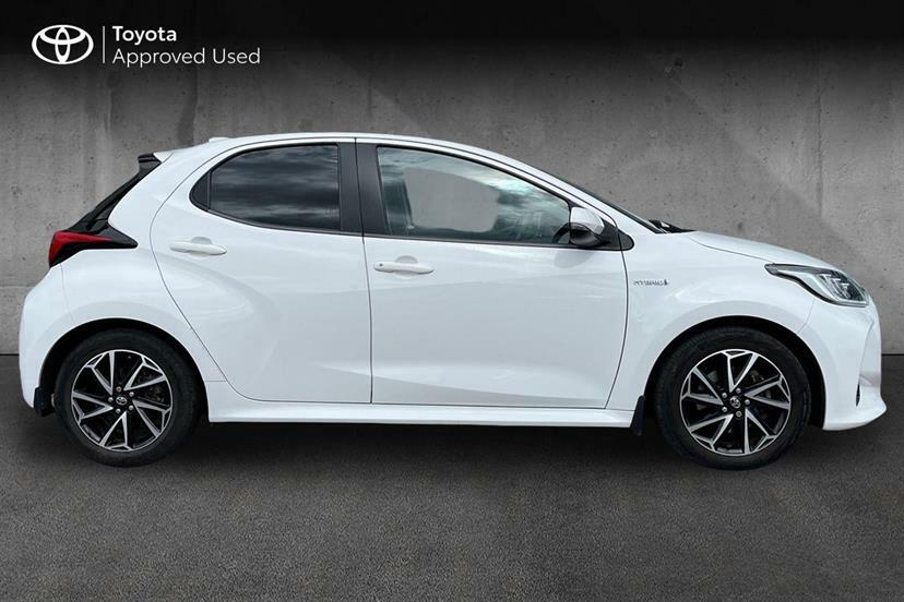 Toyota Yaris 1.5 Hybrid Design Cvt White #3