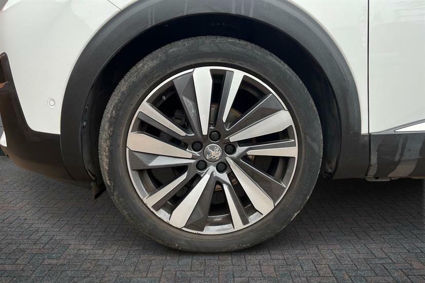 Peugeot 5008 1.5 Bluehdi Gt Line Premium Eat8 White #4