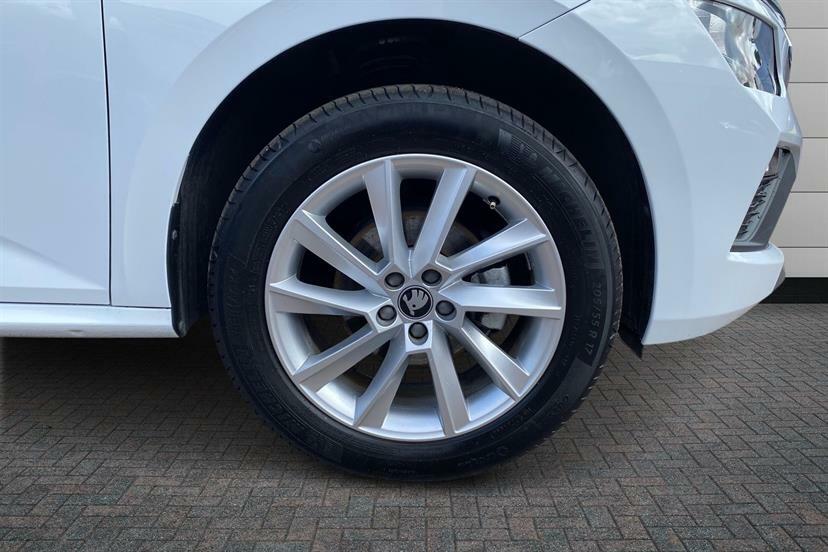 Skoda Kamiq 1.0 Tsi Se Edition White #5