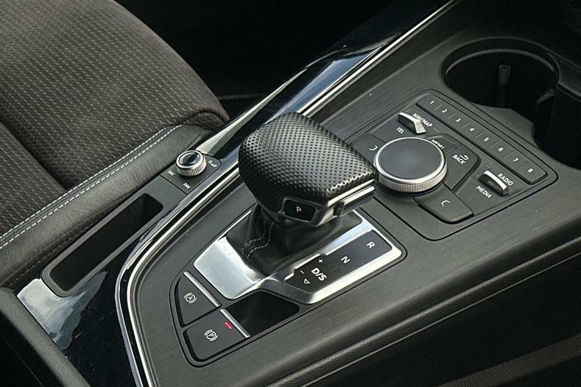 Audi A4 40 Tfsi Black Edition S Tronic White #7