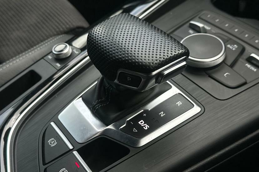 Audi A4 40 Tfsi Black Edition S Tronic White #17