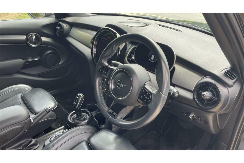 Mini Hatch 1.5 Cooper Exclusive Black #4