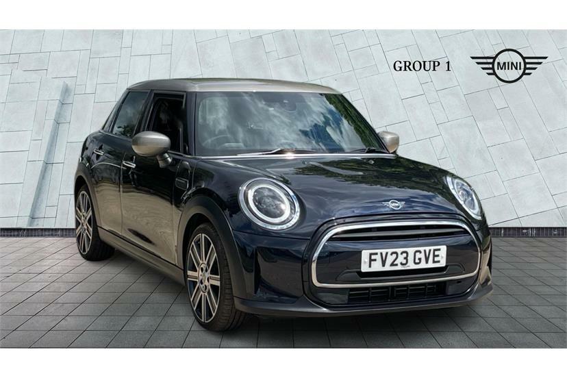 Mini Hatch 1.5 Cooper Exclusive Black