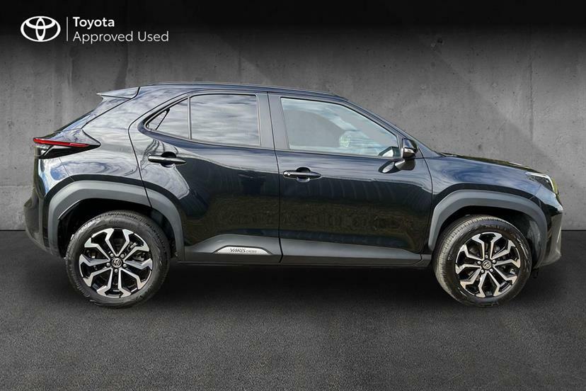 Toyota Yaris Cross 1.5 Hybrid Design Cvt Black #4