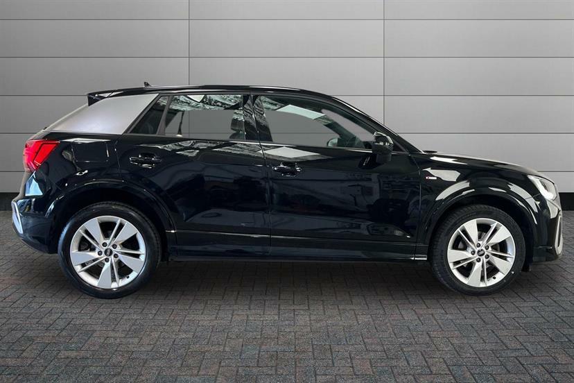 Audi Q2 35 Tfsi S Line S Tronic Black #4